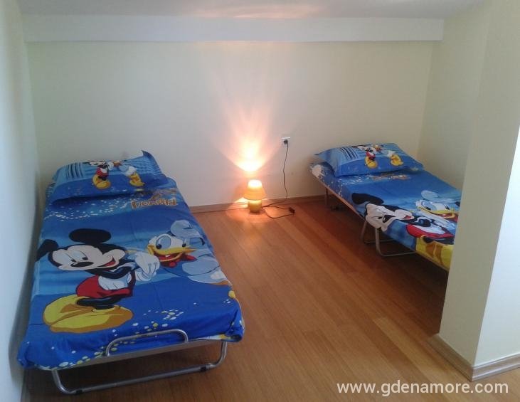 spavaca sa pomocnim lezajevima